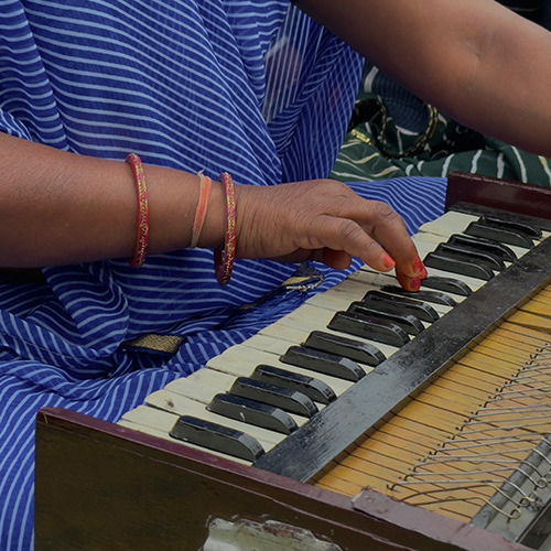 Women Singing Emptiness